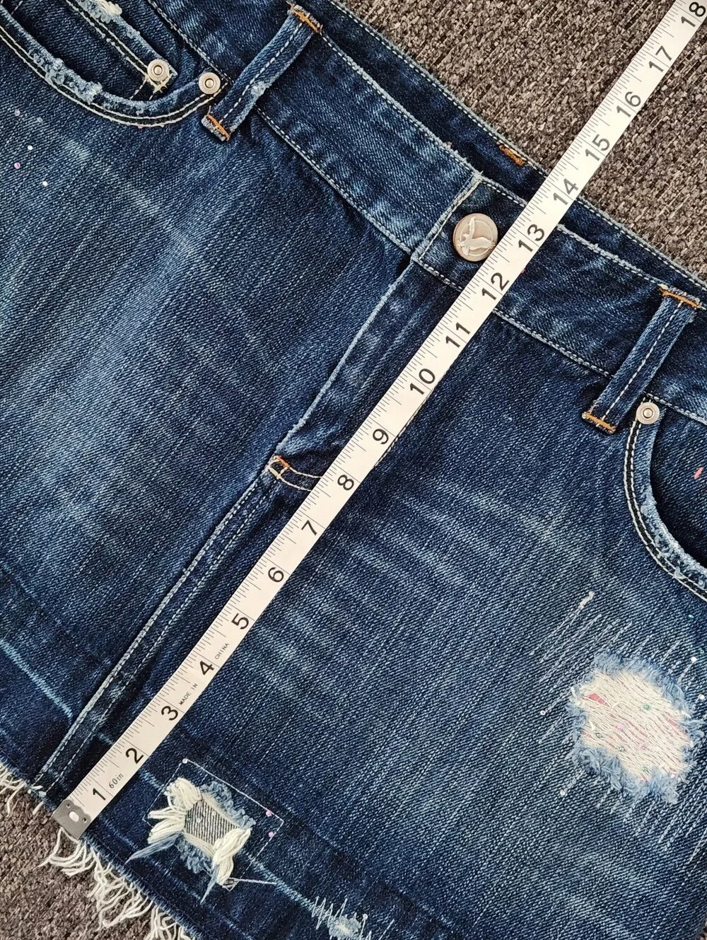 💘American Eagle💘 - Distressed Denim Mini Skirt